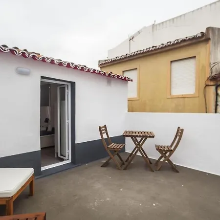 Anco 56 - Cozy Retreat With Terrace Gasthof 4*