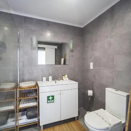 Gasthof Anco 56 - Cozy Retreat With Terrace Ponta Delgada