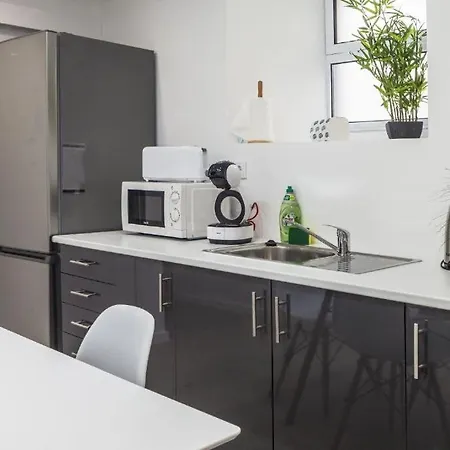 Gasthof Anco 56 - Cozy Retreat With Terrace Ponta Delgada