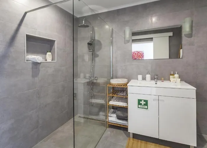 Anco 56 - Cozy Retreat With Terrace ゲストハウス 4*